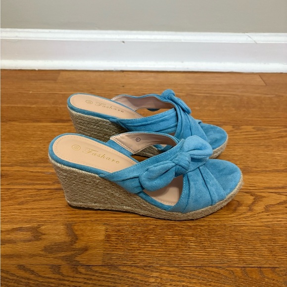 Fashare Women’s Blue Suede Sandals Wedges Size 8.5 - Picture 2 of 6